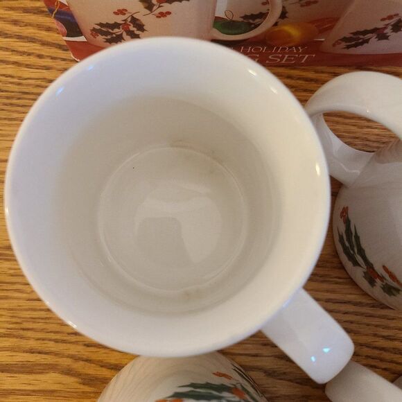 Alco Industries Holiday Mug Set 4-Piece Vintage Holly Leaves and Berries No 1149 - Picture 8 of 15